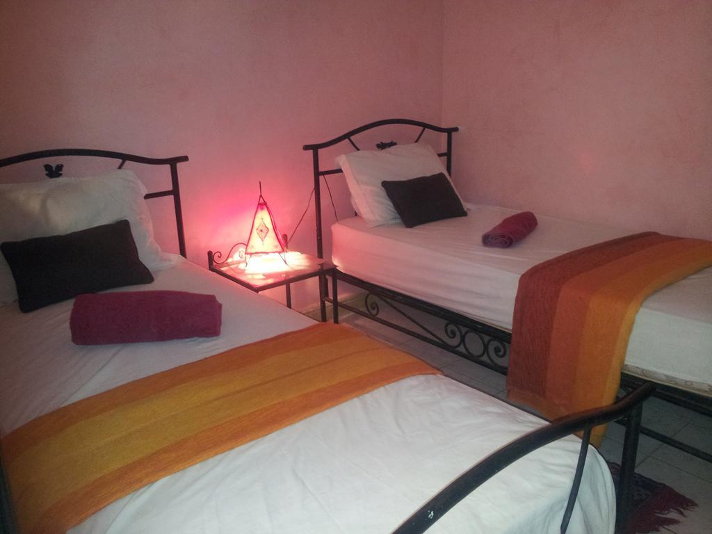 Riad Les Portes De La Medina Marrakesh Habitación foto